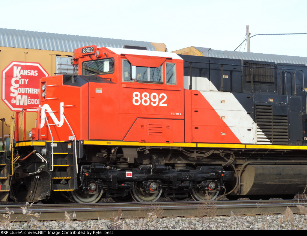 CN 8892